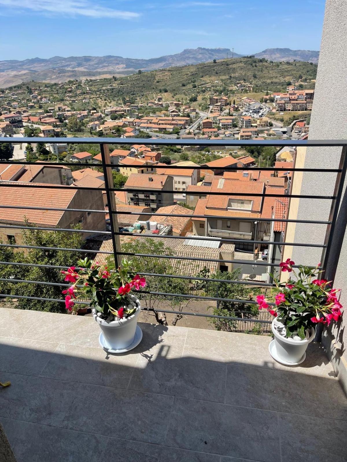 Crysas Home Assoro Экстерьер фото
